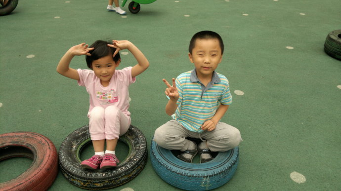 幼儿园游戏,幼儿园论坛玩法,幼儿园轮胎游戏,幼儿园轮胎小游戏,广州幼儿园装修