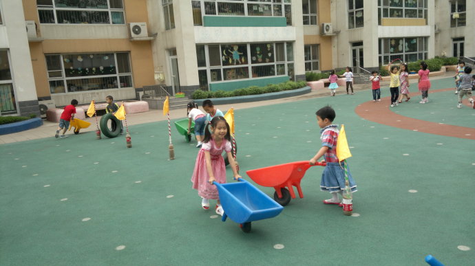 幼儿园游戏,幼儿园论坛玩法,幼儿园轮胎游戏,幼儿园轮胎小游戏,广州幼儿园装修