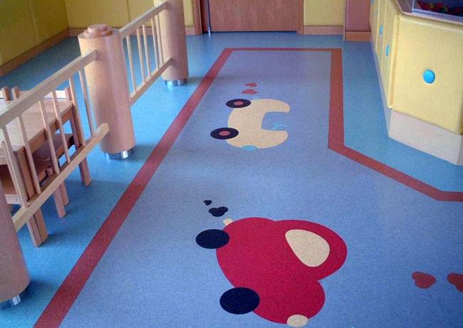 幼儿园弹性地板,幼儿园PVC地板,幼儿园专用地板,幼儿园悬浮地板,幼儿园地胶施工,幼儿园地板采购
